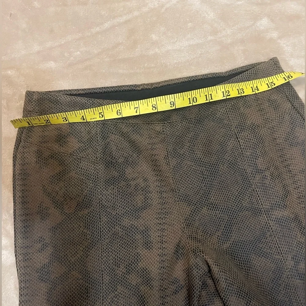 Philosophy Brown and Black Patterned Leggings
Faux leather size M - Picture 3 of 10